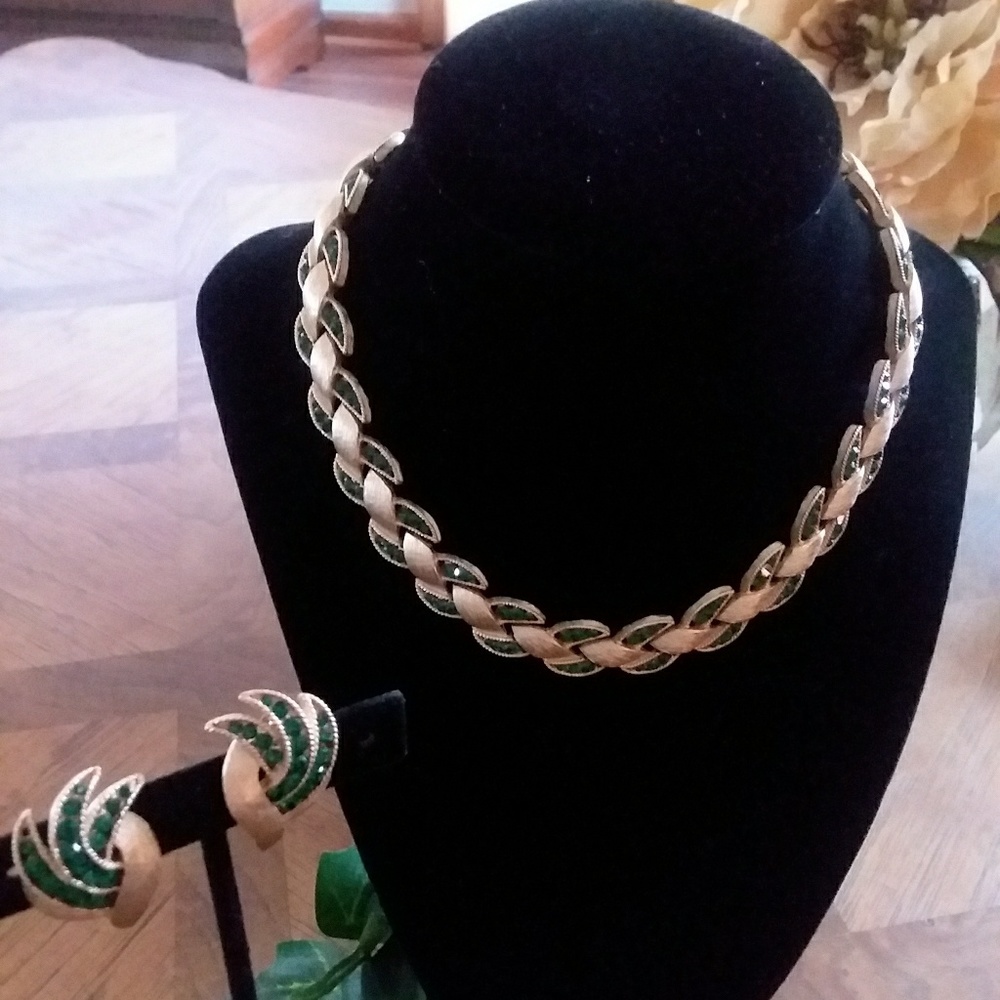 Beautiful choker